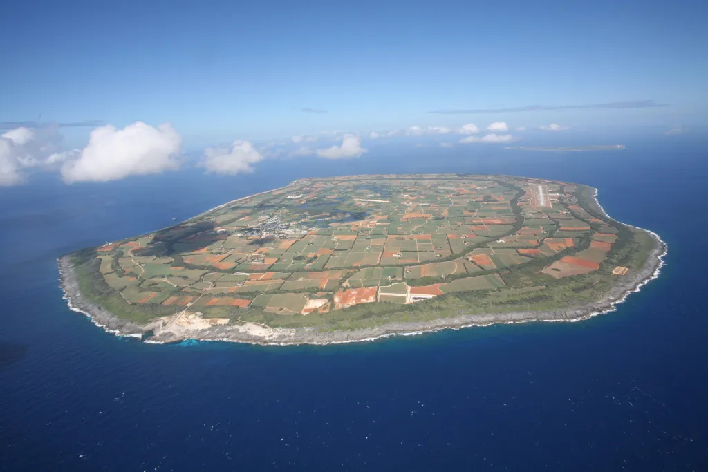 1月23日：八丈島から南大東島への上陸記念日