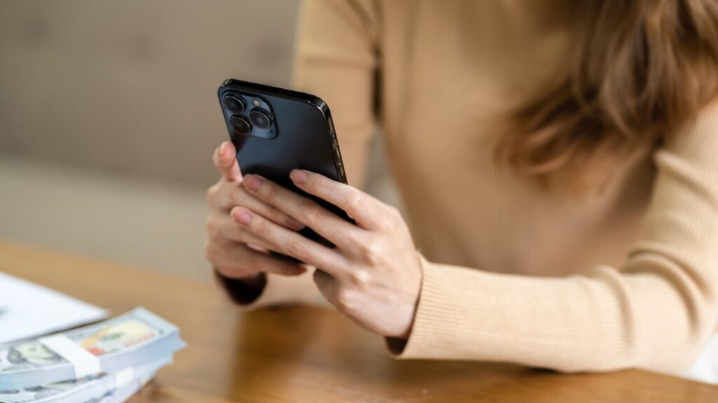 朝の時間を無駄に過ごす、SNSチェック
